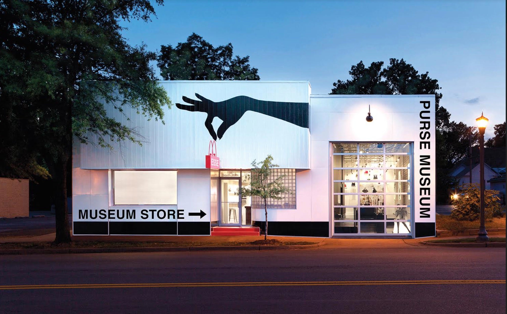 Take A Visit to the Esse Purse Museum